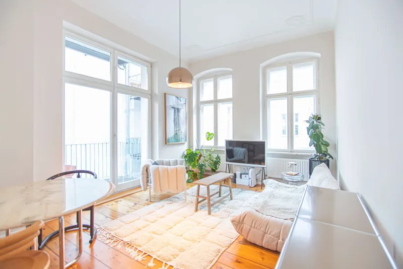 Stunning light and airy 2 room apartment in Neukölln — photo 1